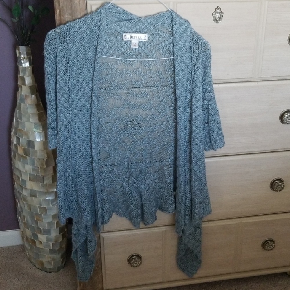 Short sleeve wrap